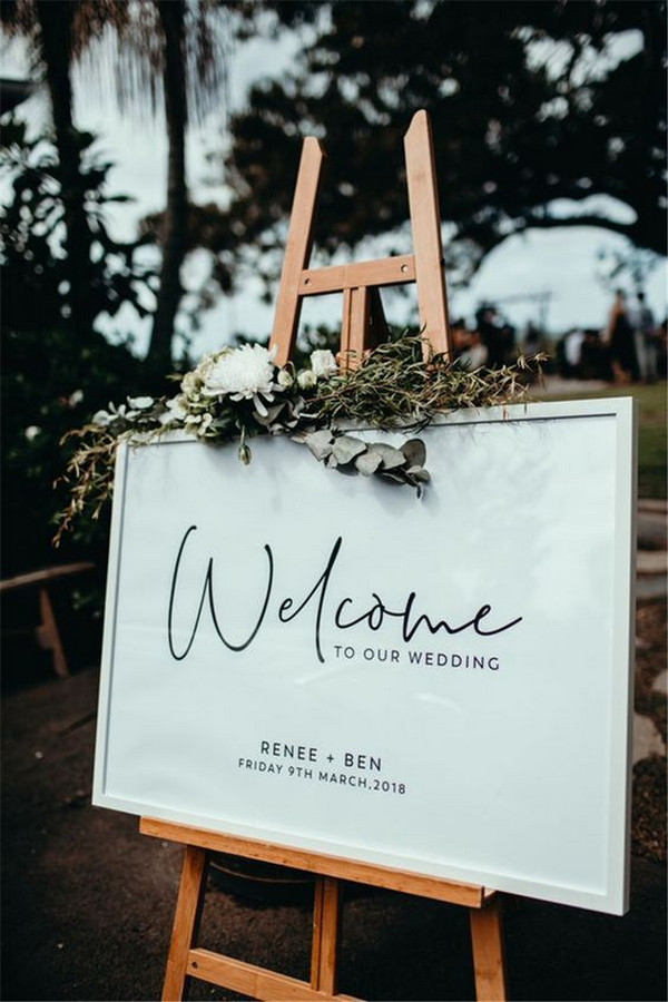 20 Chic Wedding Welcome Signs You ll Love EmmaLovesWeddings