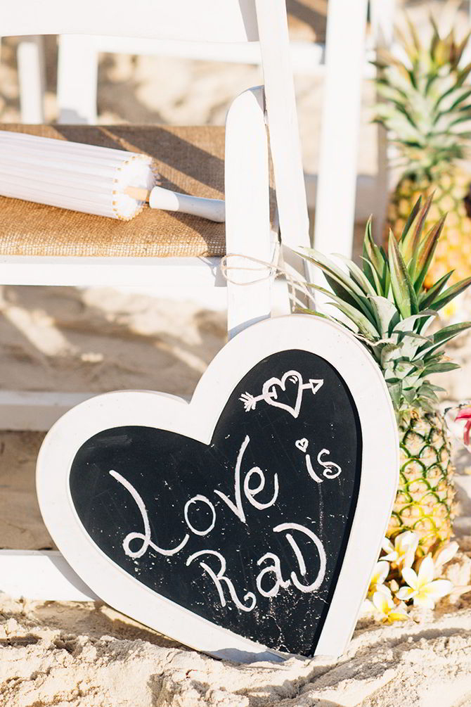 26 Cute And Clever Wedding Signs Ideas That s Perfect Fits For Your 